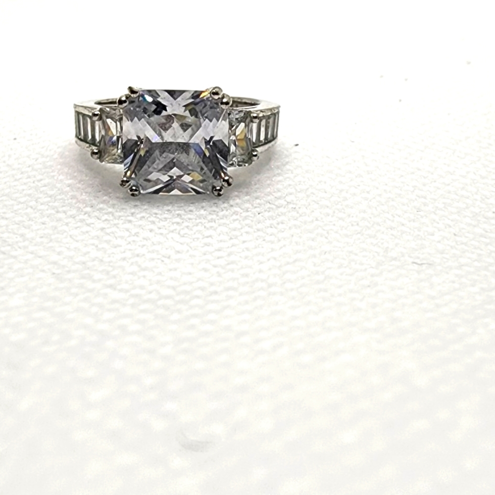 Silver Plated Cubic Zirconia Ring Size 6